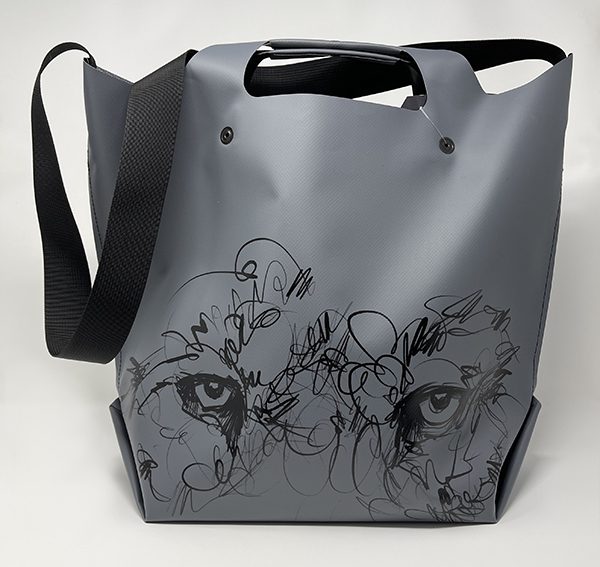An EQPD 17" LastBag - Solid Color with a drawing of a lion on it.